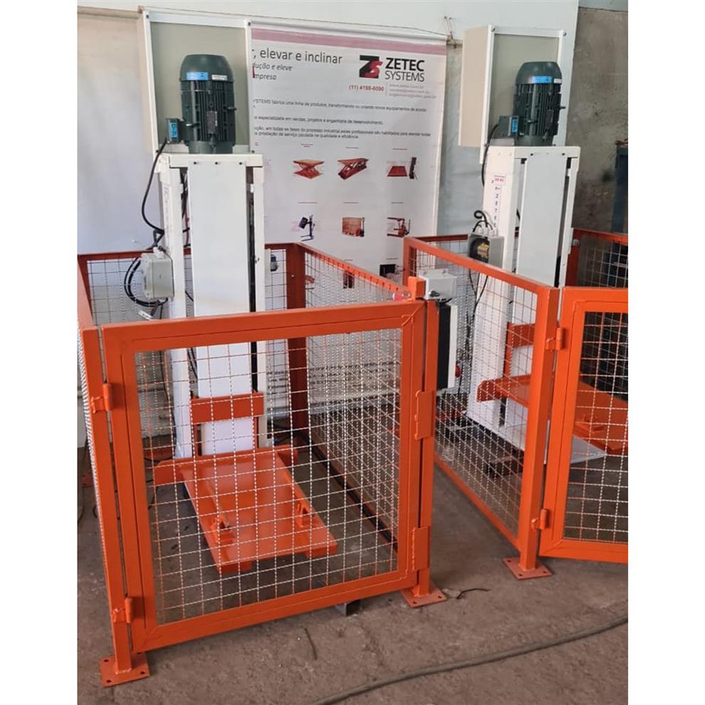 Elevador de armazenamento de carro de 4 postes com guincho automático  Elevador de estacionamento hidráulico de